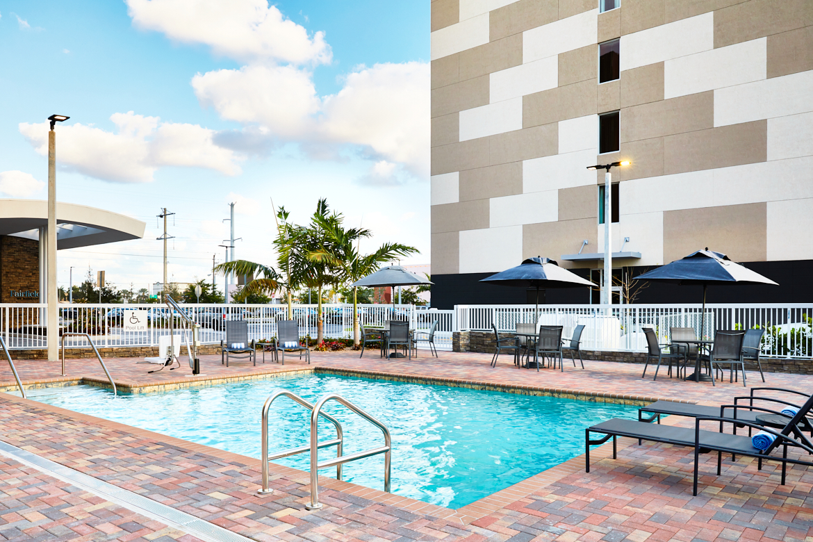 Pool - AC Hotel Miami Doral