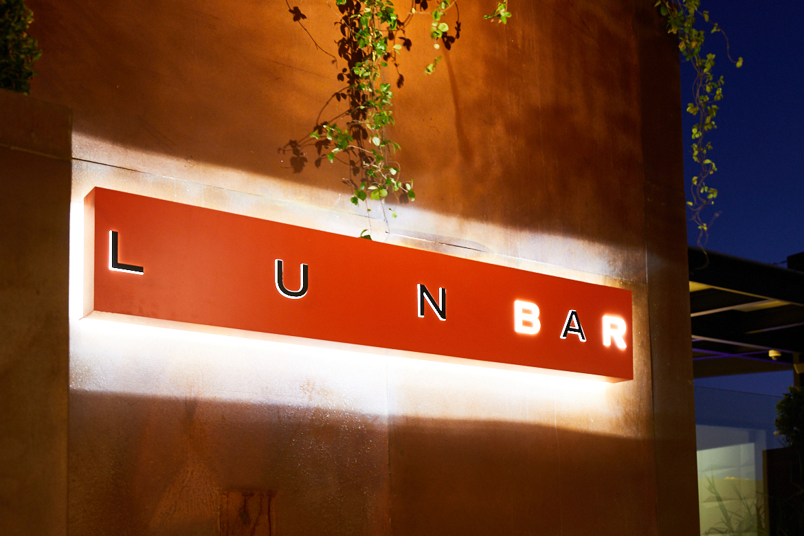 Luna Bar