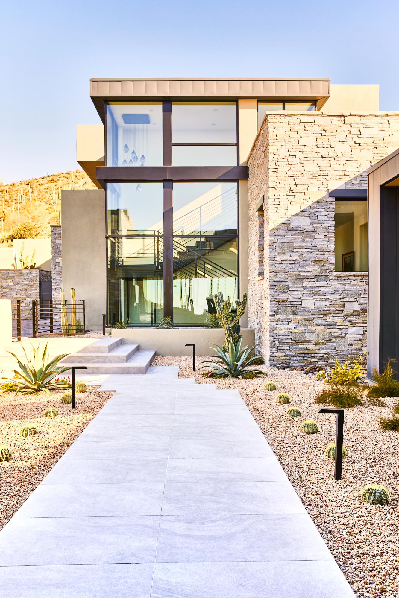Luxe_HollyWrightDesign_Lewis_Courtyard2