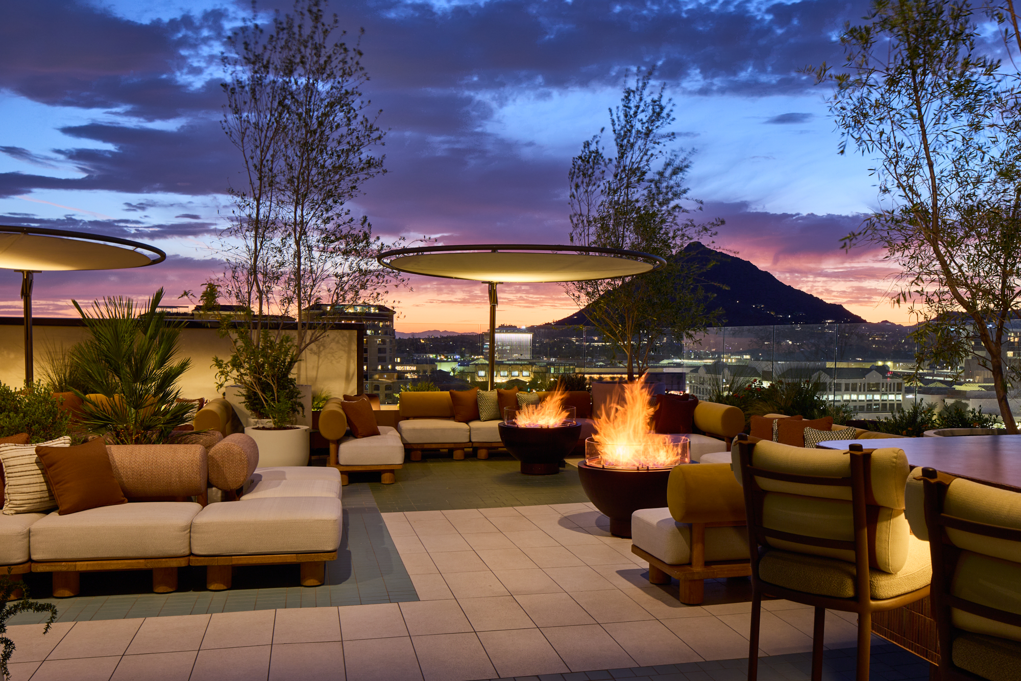 AK_PHXDA_REMI_ALLEGRA_SunsetPatio