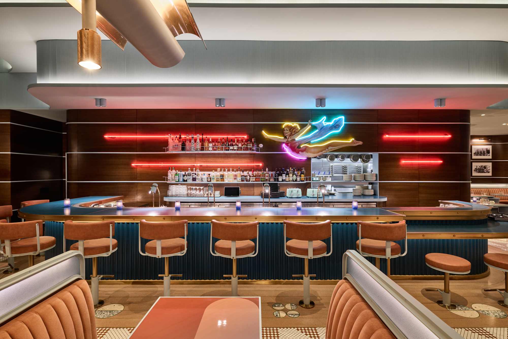 AK_PHXDA_REMI_FSixteen2