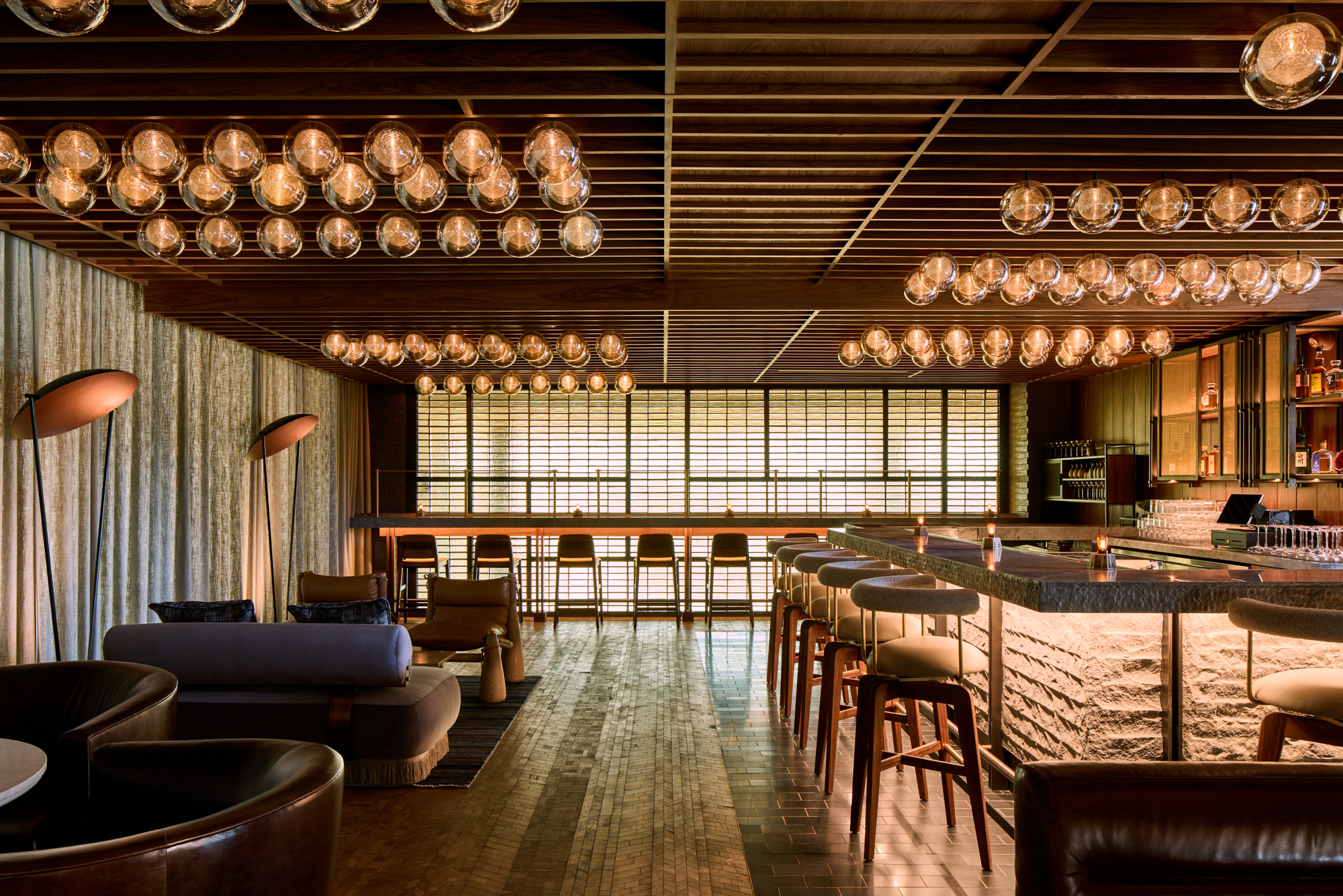 AK_PHXDA_REMI_KAUBOI_WhiskeyBar1